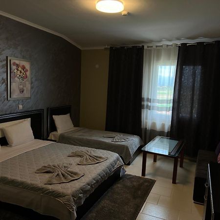Hotel Yal Restaurant Τέτοβο Εξωτερικό φωτογραφία