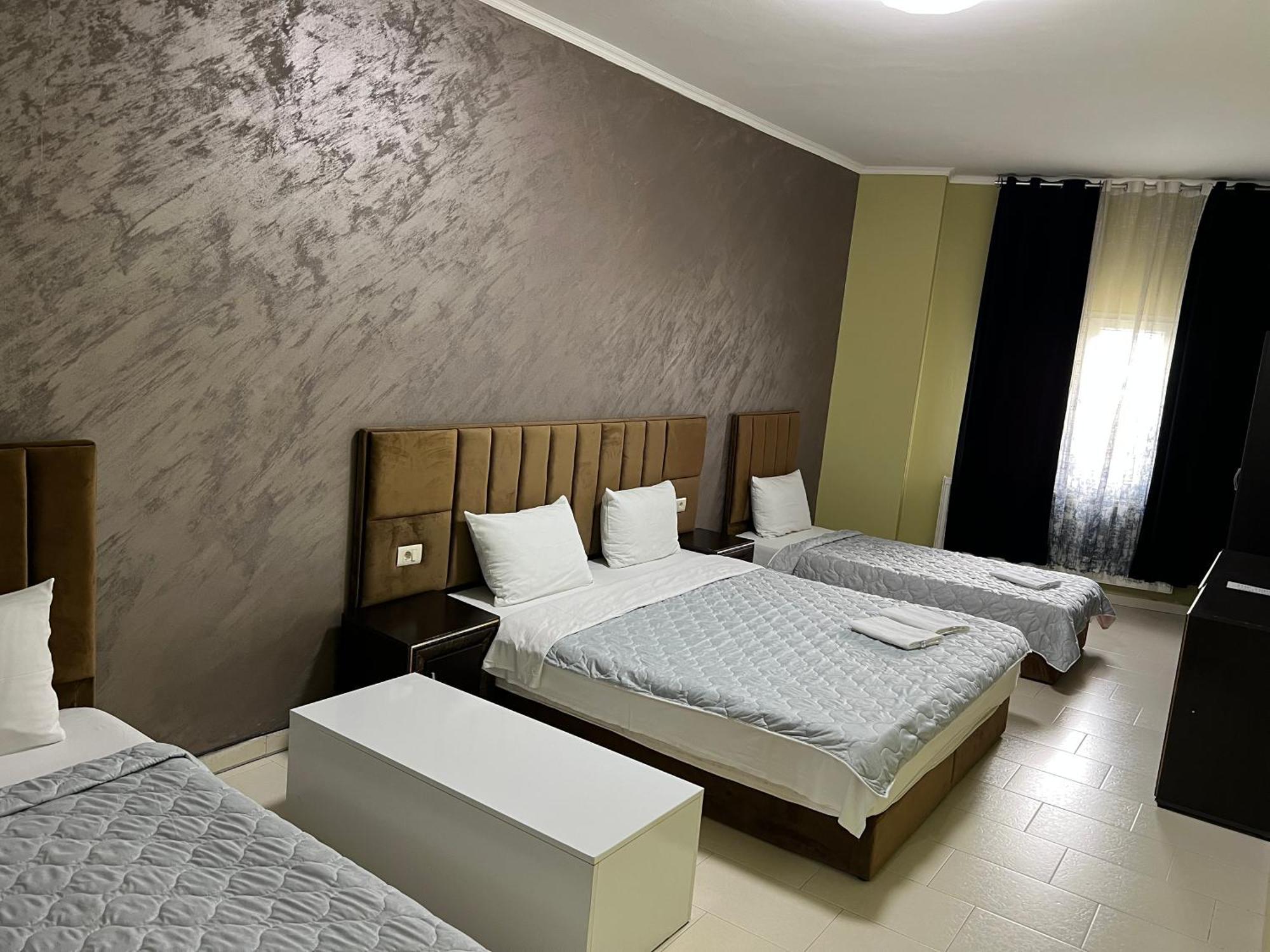 Hotel Yal Restaurant Τέτοβο Εξωτερικό φωτογραφία