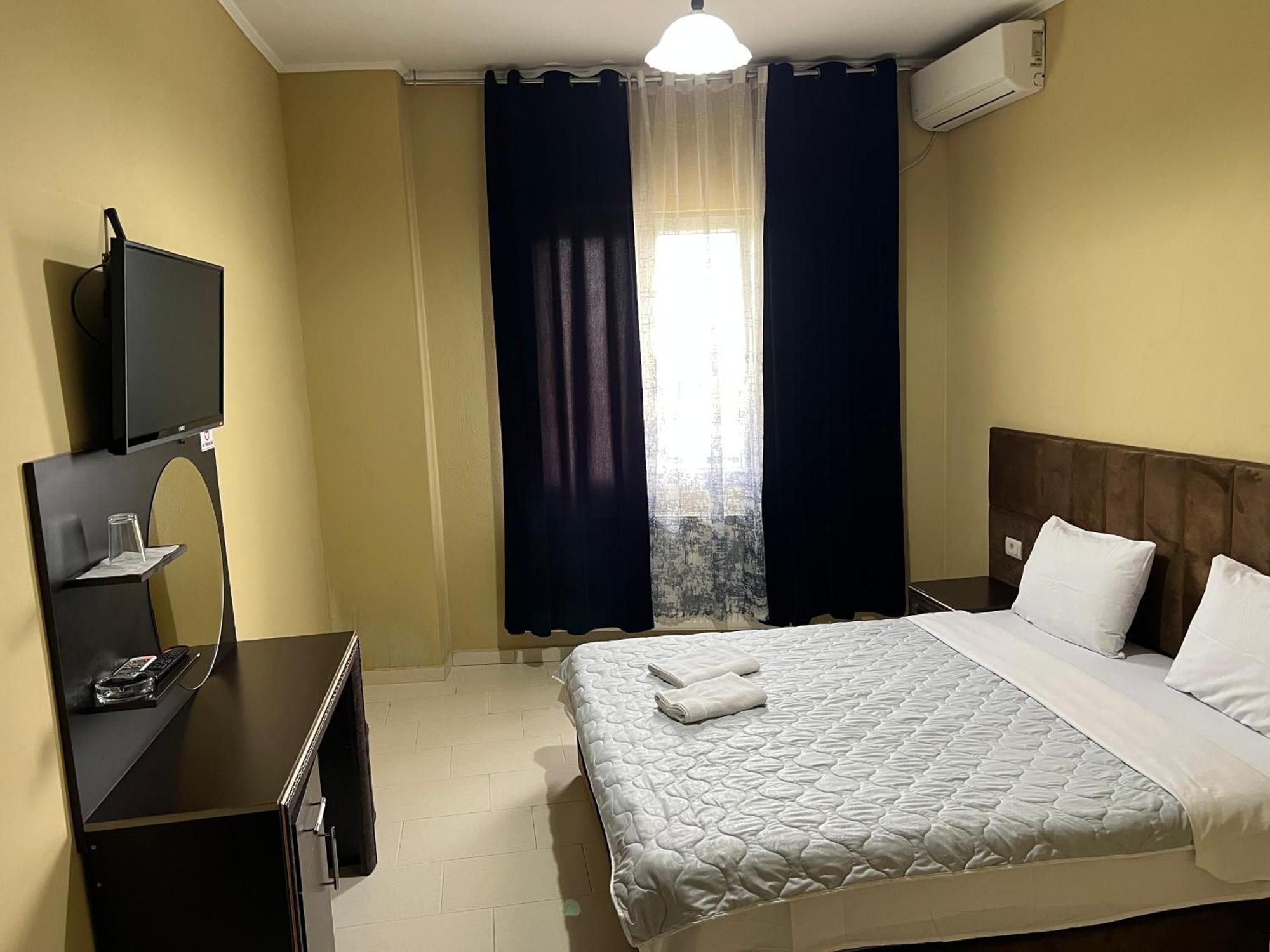 Hotel Yal Restaurant Τέτοβο Εξωτερικό φωτογραφία