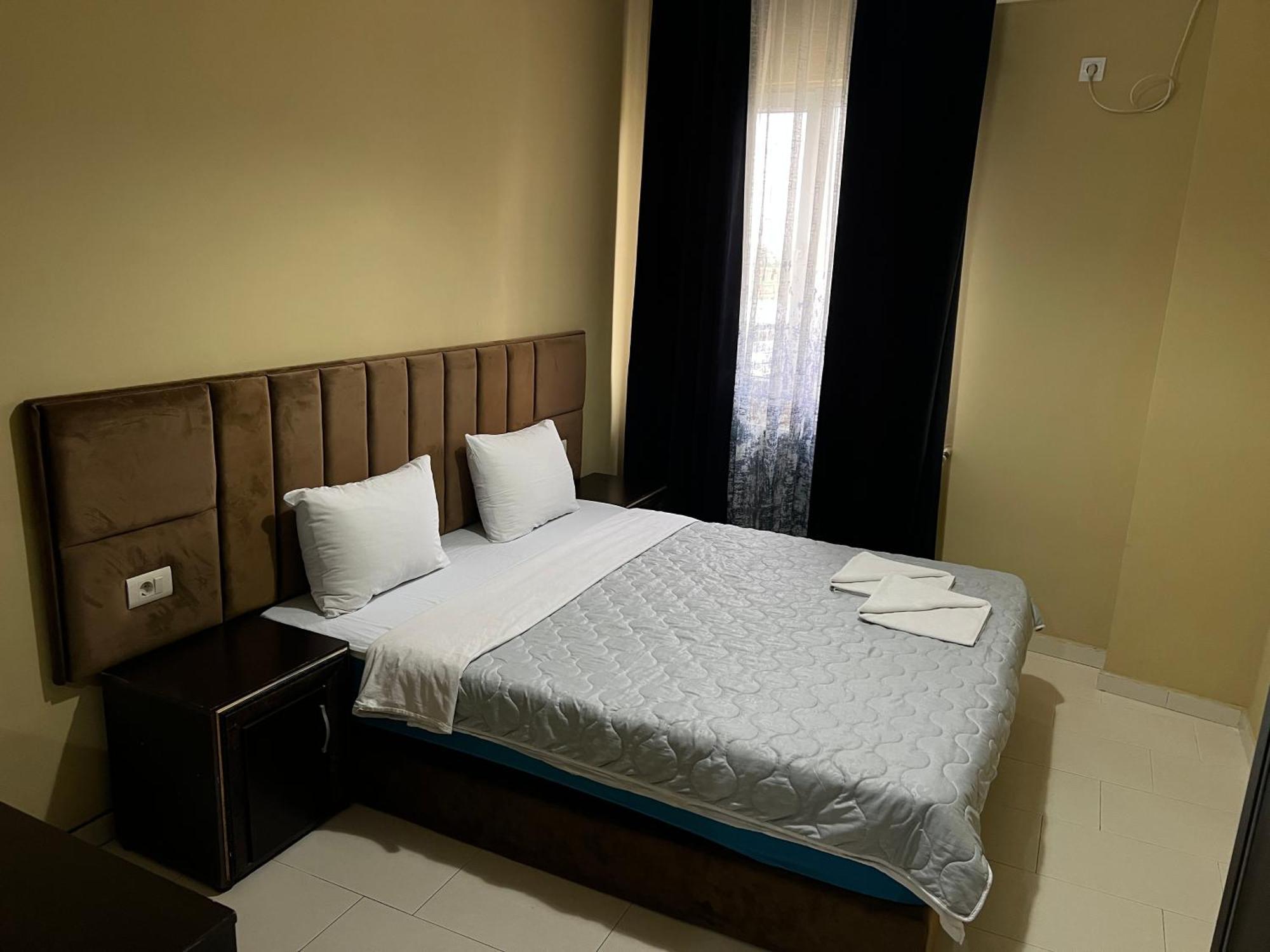 Hotel Yal Restaurant Τέτοβο Εξωτερικό φωτογραφία