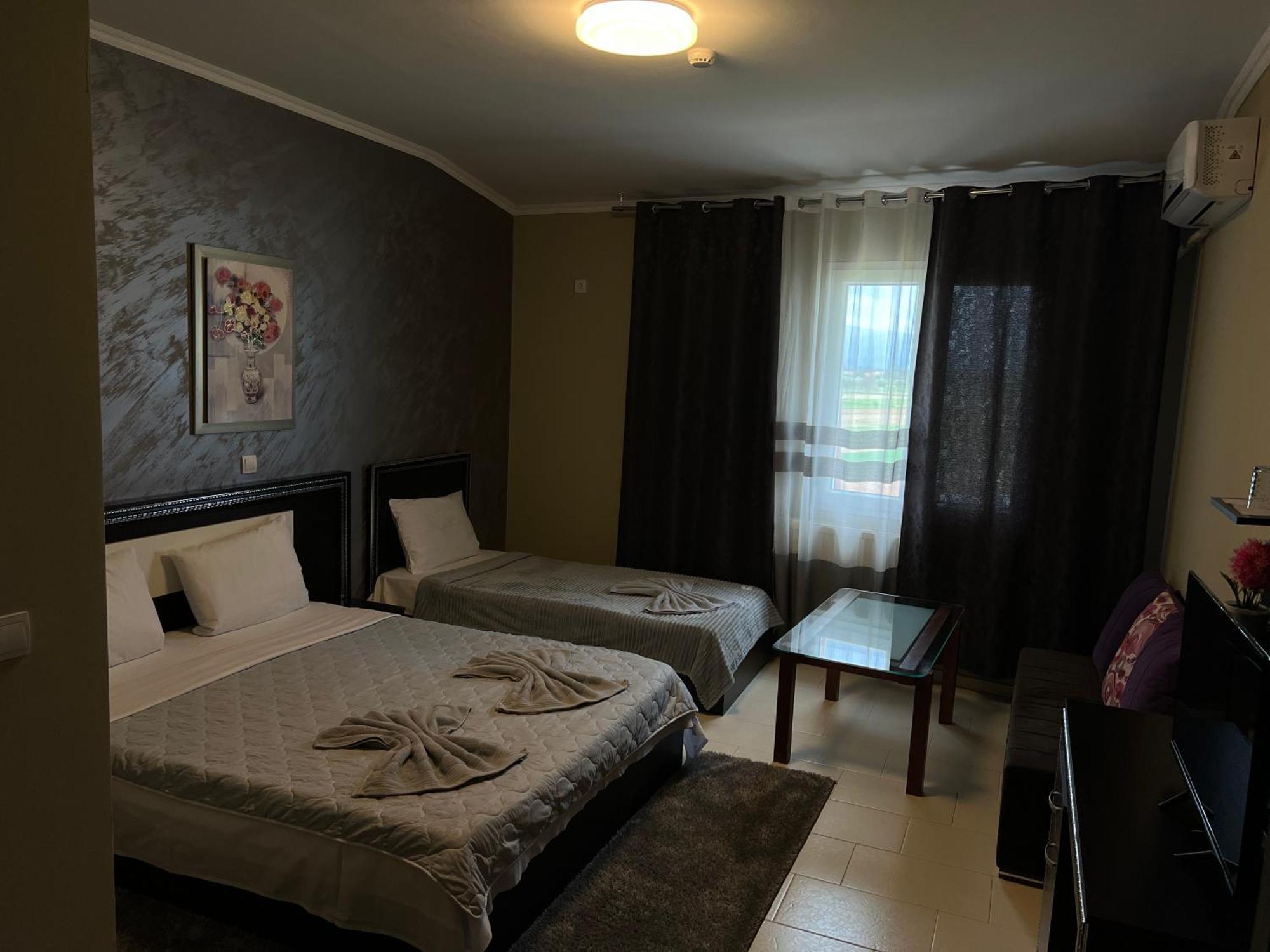 Hotel Yal Restaurant Τέτοβο Εξωτερικό φωτογραφία